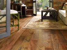 Ručně opalované dřevěné podlahy